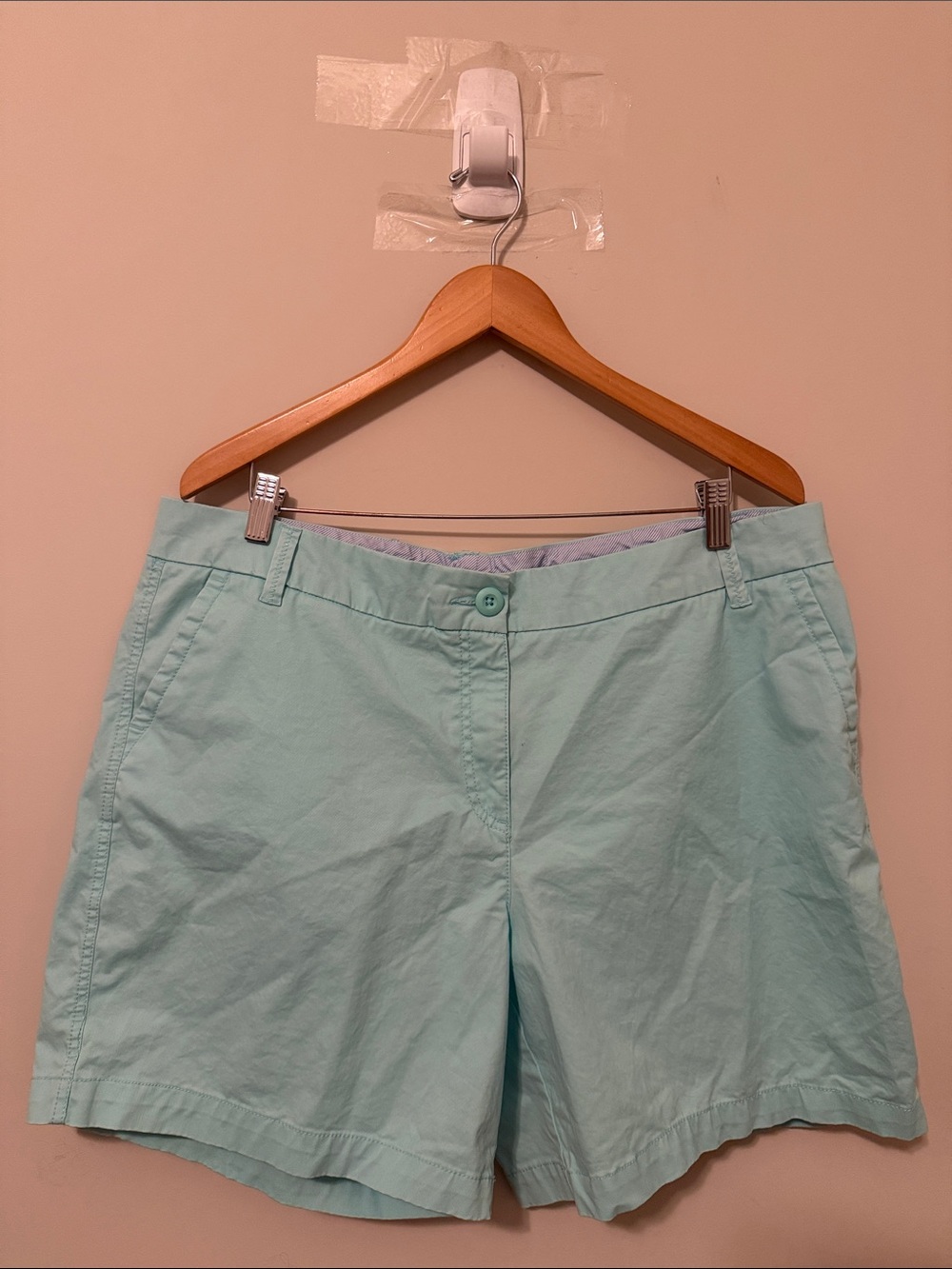 Crown & Ivy Caroline Short size 16